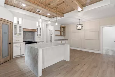 1004 W Broadus Avenue, Fort Worth, TX 76115 - Photo 13