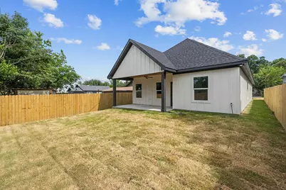 1004 W Broadus Avenue, Fort Worth, TX 76115 - Photo 29