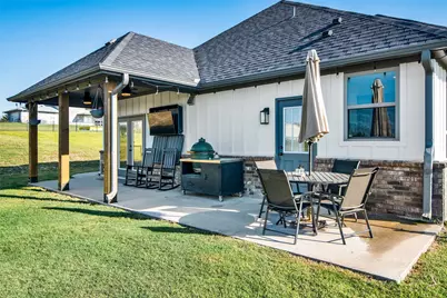 201 Meadow Hill Lane, Sherman, TX 75090 - Photo 9