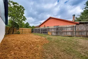 2921 Hitson Ln, Fort Worth, TX 76112 - Photo 25