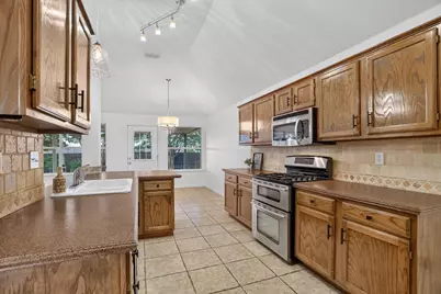 801 Pennsylvania Drive, Saginaw, TX 76131 - Photo 5