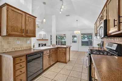 801 Pennsylvania Drive, Saginaw, TX 76131 - Photo 7