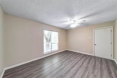 2719 Creek Wood Court, Carrollton, TX 75006 - Photo 11