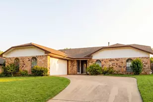 4715 Ridgeline Dr, Arlington, TX 76017 - Photo 1