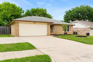1008 Green Ridge Terrace, Saginaw, TX 76179 - Photo 3
