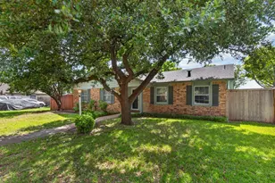 2935 Rolling Hills Dr, Carrollton, TX 75007 - Photo 3