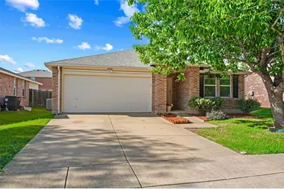 1725 Sierra Meadow Lane, Fort Worth, TX 76247 - Photo 3