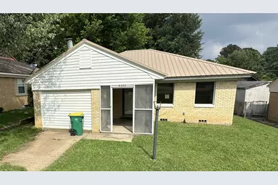 2302 N Akin Street, Texarkana, TX 75501 - Photo 1