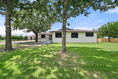 5835 County Road 2091, Corsicana, TX 75110 - Photo 1