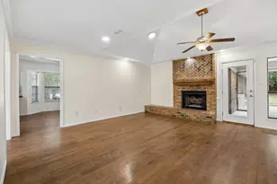 2128 N Aspenwood Dr, Grapevine, TX 76051 - Photo 7