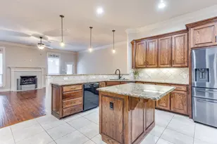 400 Hudson Ln, Burleson, TX 76028 - Photo 13