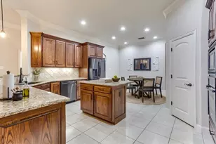 400 Hudson Ln, Burleson, TX 76028 - Photo 3