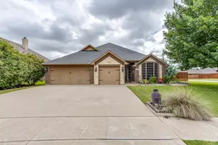 400 Hudson Ln, Burleson, TX 76028 - Photo 1