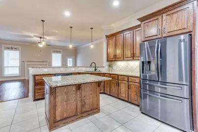 400 Hudson Lane, Burleson, TX 76028 - Photo 11