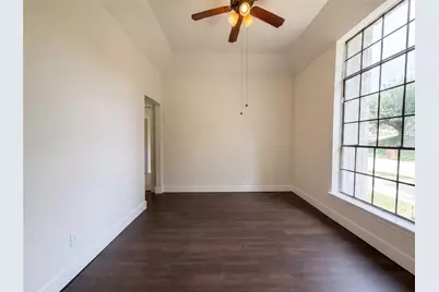 2005 N Arbor Rose Drive, Grand Prairie, TX 75050 - Photo 9
