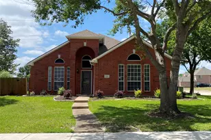 220 Peach Tree Dr, Murphy, TX 75094 - Photo 1