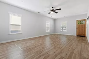 327 E Hull St, Denison, TX 75021 - Photo 5