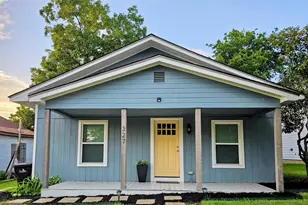 327 E Hull St, Denison, TX 75021 - Photo 1