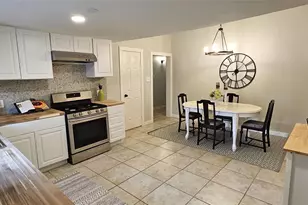 327 E Hull St, Denison, TX 75021 - Photo 13