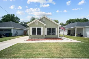 106 Flowers St, Waxahachie, TX 75165 - Photo 1