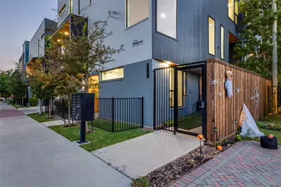 426 W 9th Street #104, Dallas, TX 75208 - Photo 3