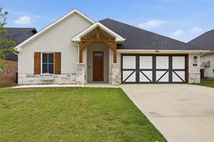 924 Rodgers Ave, Godley, TX 76044 - Photo 1