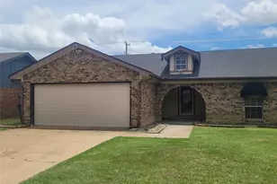 4100 Longleaf Ln, Fort Worth, TX 76137 - Photo 1