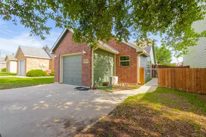 10716 Edgewest Terrace, Fort Worth, TX 76108 - Photo 3