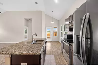 710 Woodcrest Drive, Ennis, TX 75119 - Photo 5