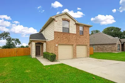 710 Woodcrest Drive, Ennis, TX 75119 - Photo 1