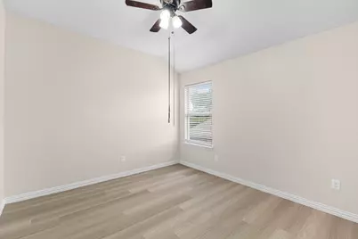 710 Woodcrest Drive, Ennis, TX 75119 - Photo 13