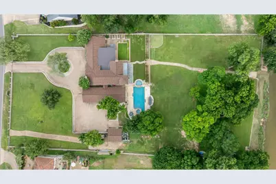 9404 Bellechase Road, Granbury, TX 76049 - Photo 3