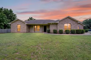 220 Ebony Pl, Van, TX 75790 - Photo 1