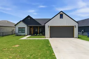 2312 Neches St, Granbury, TX 76048 - Photo 1
