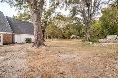 401 N Main Street, Bogata, TX 75417 - Photo 33