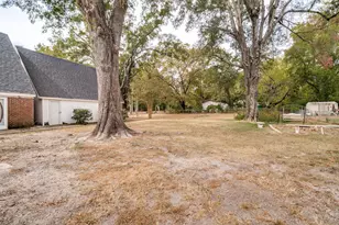 401 N Main St, Bogata, TX 75417 - Photo 33