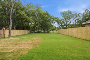 304 Evans St, Cleburne, TX 76031 - Photo 23