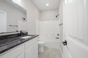 304 Evans St, Cleburne, TX 76031 - Photo 23