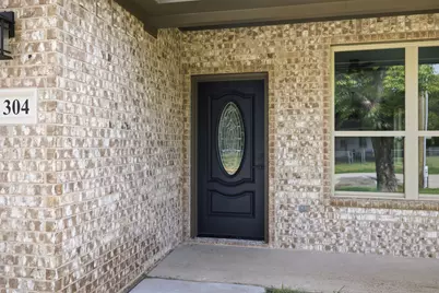 304 Evans Street, Cleburne, TX 76031 - Photo 5