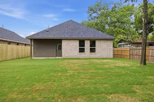 304 Evans St, Cleburne, TX 76031 - Photo 25