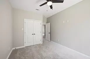 304 Evans St, Cleburne, TX 76031 - Photo 17