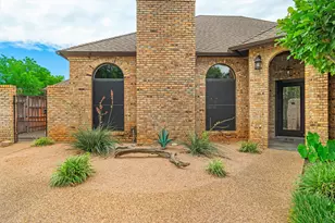 608 Gunnison Dr, Arlington, TX 76006 - Photo 3