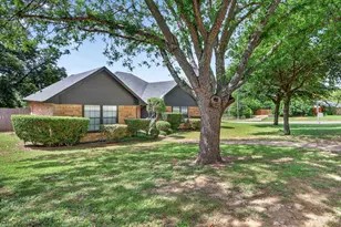 1002 Capetown Dr, Grand Prairie, TX 75050 - Photo 3
