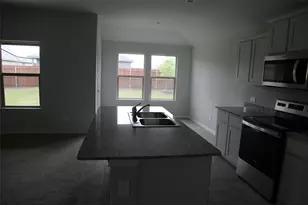 333 Beekeeper Dr, Fort Worth, TX 76131 - Photo 9