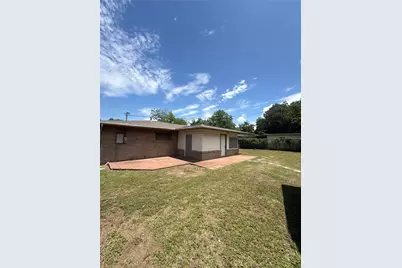 1998 Crestridge, Stephenville, TX 76401 - Photo 3