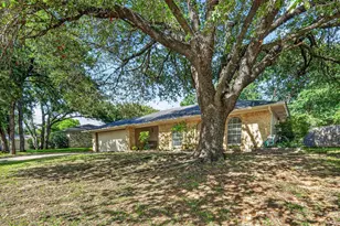 202 Laurel St, Mansfield, TX 76063 - Photo 3