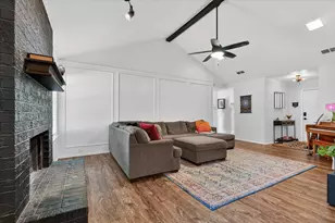 202 Laurel St, Mansfield, TX 76063 - Photo 5