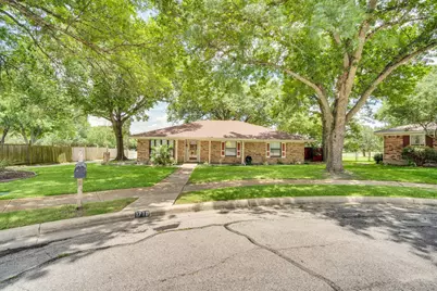 1710 Williamsburg Circle, Ennis, TX 75119 - Photo 3