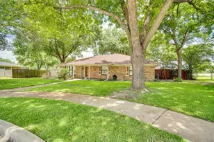 1710 Williamsburg Cir, Ennis, TX 75119 - Photo 5