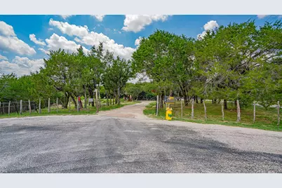 1129 County Road 306 #B, Glen Rose, TX 76077 - Photo 23